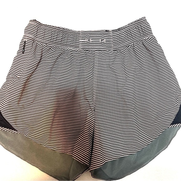 Lululemon Go the Distance Short Reversable Mini Pop Stripe Black Gray Women's 6 - Picture 4 of 8